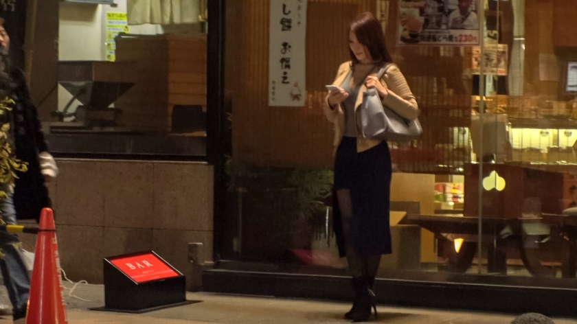 マジ軟派、初撮。 1274 パパ活中の巨乳美人お姉さんを漢気土下座ナンパ！魔性の美巨乳×美尻を剥きだせば、自ら腰振り騎乗位で感じまくり！